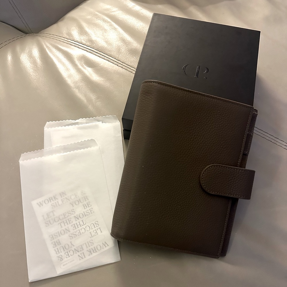 ❌SOLD❌Cloth and Paper-Foundations-6 ring Agenda